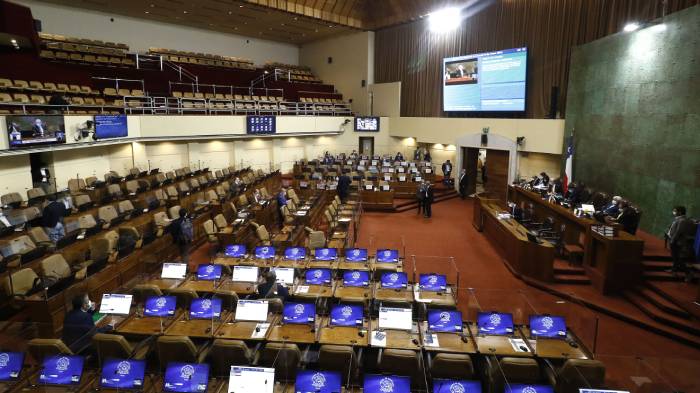 Bono $200 mil sin reintegro: Senado aprobó ayuda para afiliados sin fondos AFP