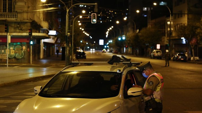 Gobierno estudia la posibilidad de terminar el toque de queda