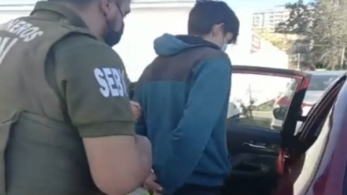 Atrapan a líder de banda de encerronas: Carabineros allanó su hogar