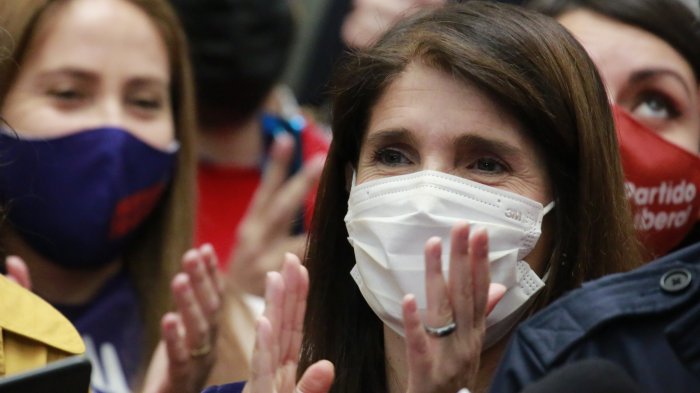 Terremoto en la política: ¿Quiénes irán a las primarias presidenciales por la izquierda?