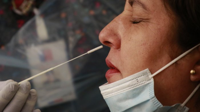 Preocupante aumento de contagios de Covid-19: Región Metropolitana alcanza un 14% de positividad