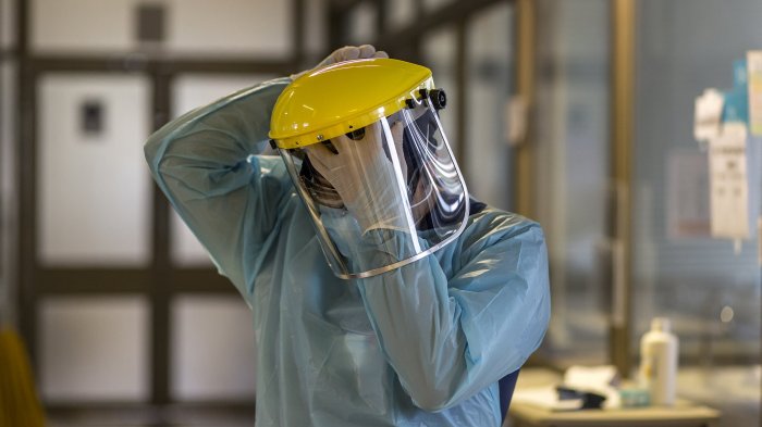 Pase de movilidad suma críticas de expertos: Hay solo 204 camas UCI disponibles