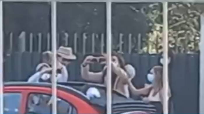 Invitados agredieron a fiscalizadores en Matrimonio en Las Condes: Había cerca de 50 personas al interior de la iglesia