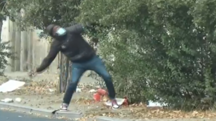 El delivery de la cárcel: Lanzan drogas, comida, celulares y alcohol en barrio de alto resguardo policial