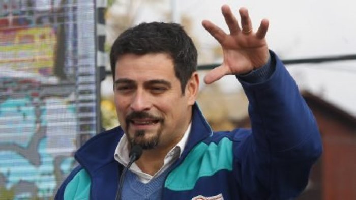 Gran triunfo en Cerro Navia: El independiente Mauro Tamayo salió reelecto