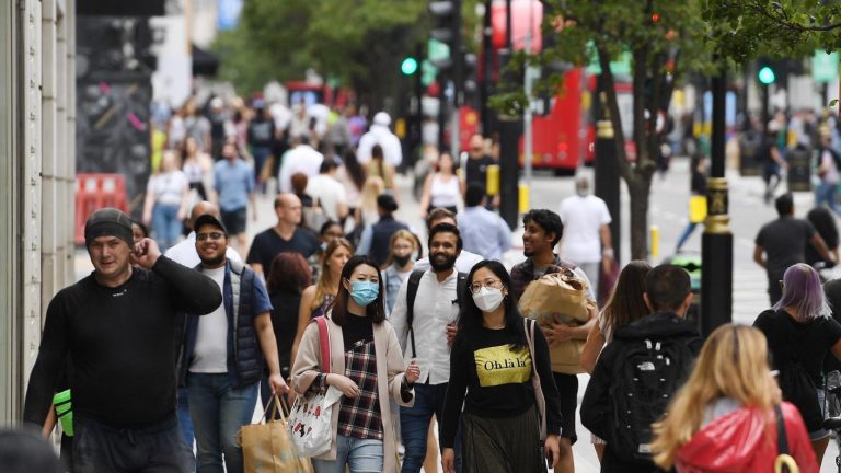 No da tregua: Reino Unido en alerta por variante india que recrudece la pandemia