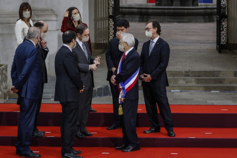 Cuenta Pública: Presidente Piñera, ministros y subsecretarios posaron para la tradicional foto oficial