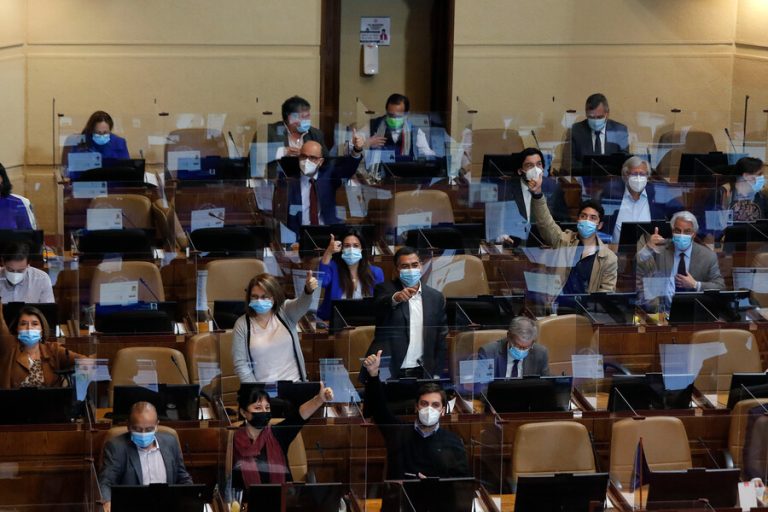 Cámara de Diputados aprobó en general proyecto que tipifica el delito de robo de agua