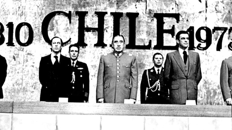 El documento secreto que revela cómo José Piñera convenció a Pinochet de crear las AFP