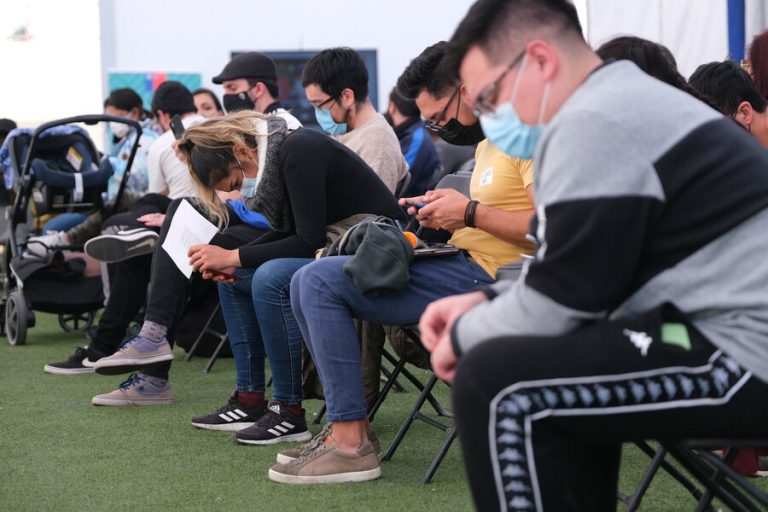 Minsal detalló que más de 480 mil personas no han asistido a vacunarse en el rango entre 23 y 29 años