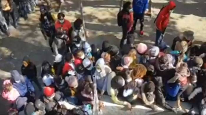 Cientos de haitianos llegaron hasta el registro civil tras viralización de noticia falsa