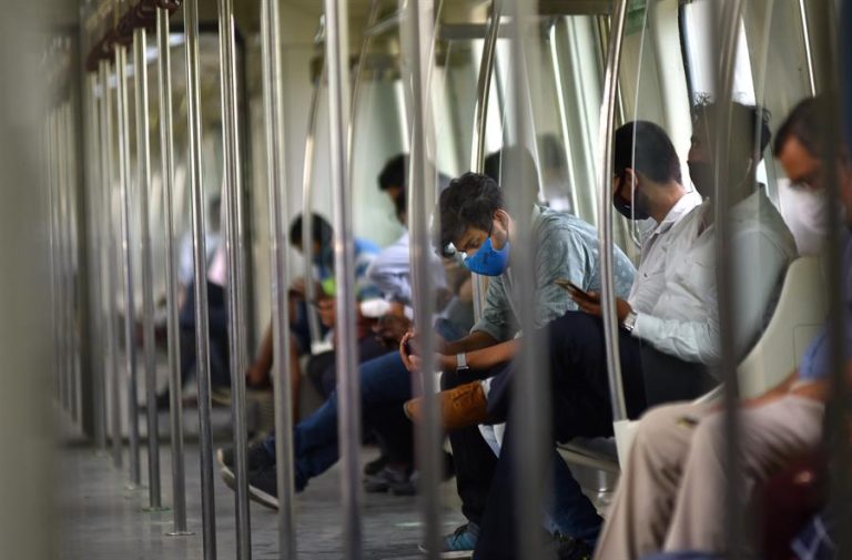 Variante detectada en India sería 50% más transmisible que la hallada en Reino Unido, según estudio