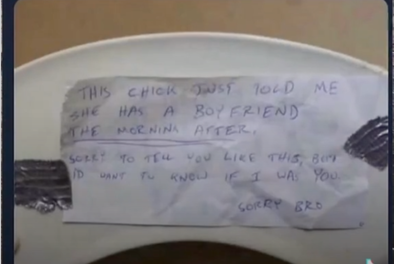 Descubrió infidelidad de su pareja gracias a una nota del amante pegada en el inodoro