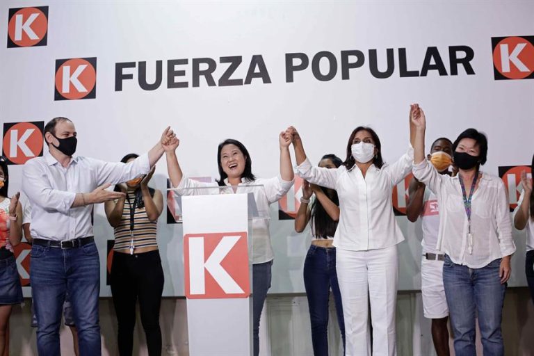 Elecciones en Perú: Keiko Fujimori se impuso sobre Pedro Castillo en Chile