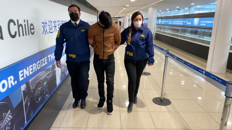 Interpol lo extraditó de España: Imputado por homicidio en La Granja en 2012 retornó al país y será procesado