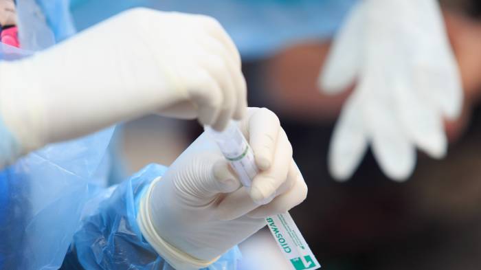 Tercera ola de Covid: ¿Por qué aumentan los contagios pese a avance de vacunación en Chile?