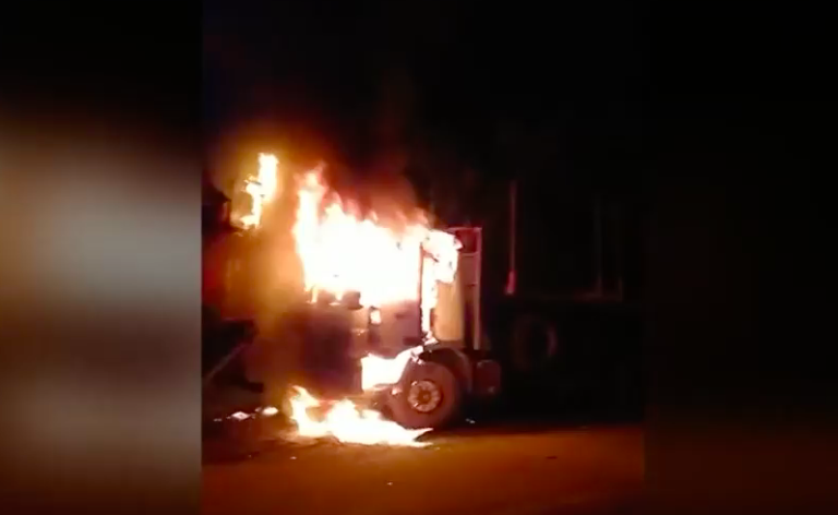 Cuatro camiones fueron quemados en nuevos ataques incendiarios en La Araucanía