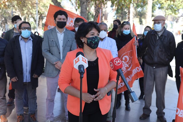 Presidenta del Senado Yasna Provoste llegó a votar junto al candidato a gobernador de Atacama