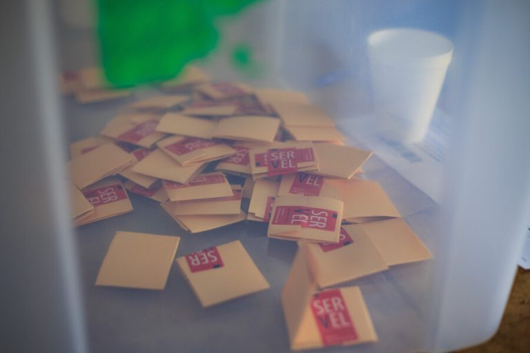 La peor cifra desde la vigencia del voto voluntario: 19,6% del padrón votó en segunda vuelta de gobernadores