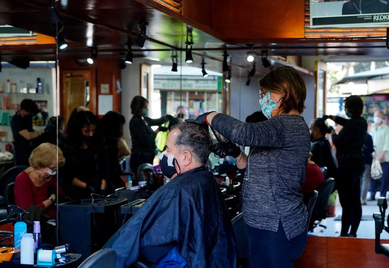 Diputado Bianchi pedirá al gobierno que se entregue bono a peluqueros que quedan fuera de beneficios estatales