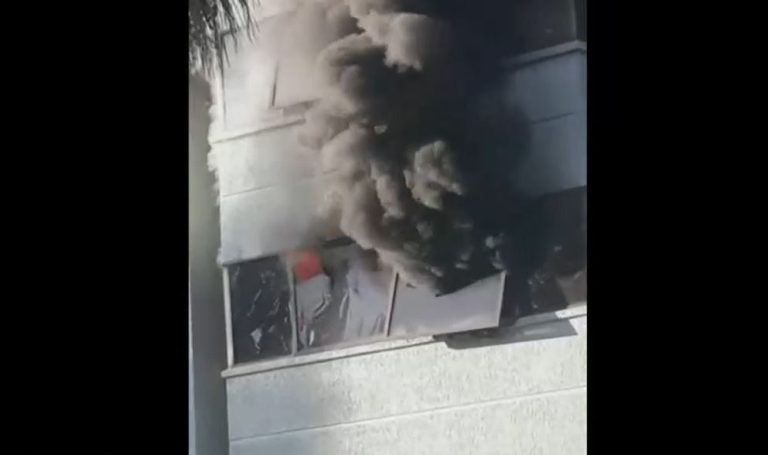 Incendio que afectó a edificio administrativo de la guardia de palacio ya fue controlado