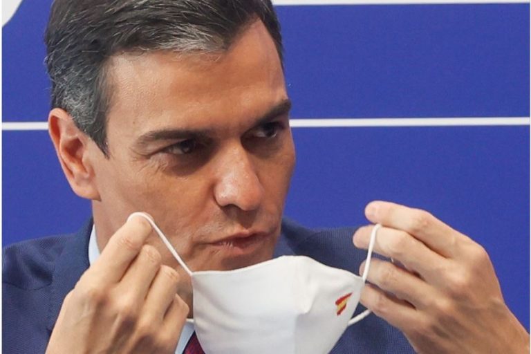 España informó la fecha en que eliminará la obligación de usar mascarillas en espacios abiertos