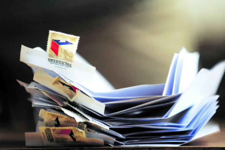 Propaganda para primarias: Candidatos presidenciales se desplegaron en todo Chile para iniciar campañas