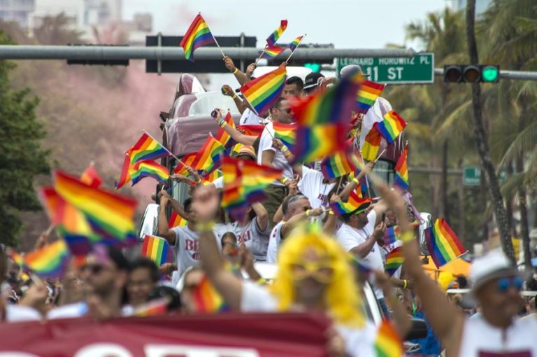 Estados Unidos: Manifestante de la marcha por el Orgullo Gay murió tras ser arrollado por un camión