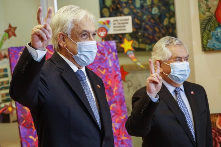 Ministro Paris advirtió que COVID-19 pasará 