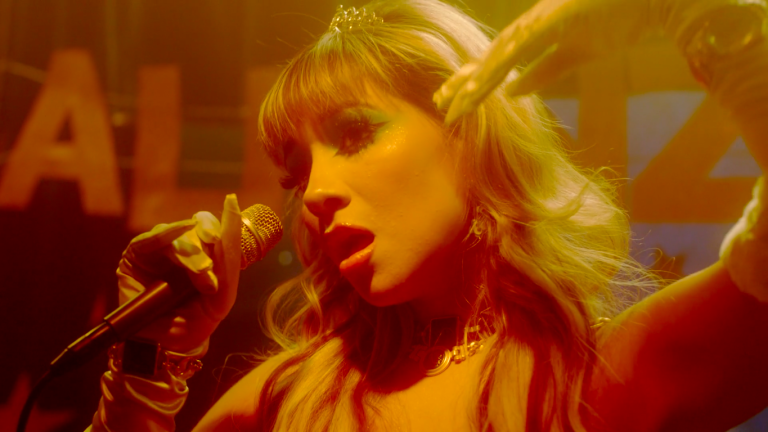 Princesa Alba tiene un trágico final en el video recién estrenado de 