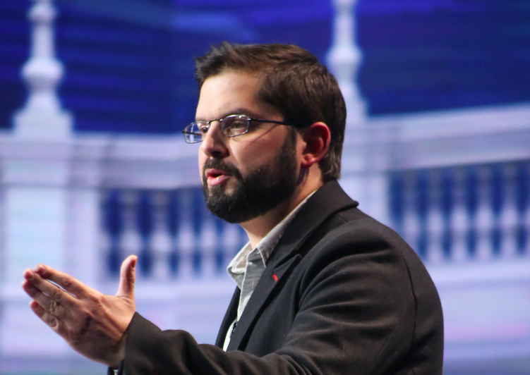 Boric destaca fraternidad con Jadue: 