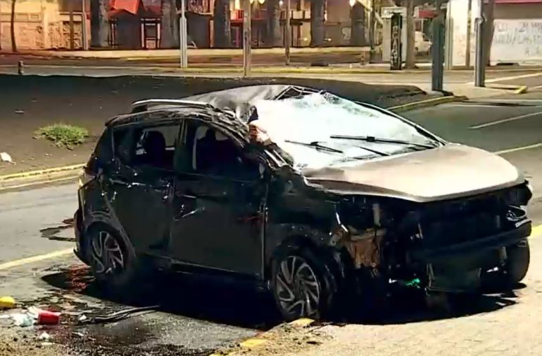 Conductor iba en estado de ebriedad: Dieron de baja a 4 carabineros por volcamiento de auto