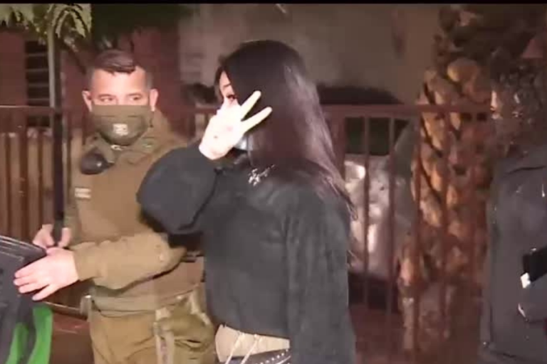 24 personas detenidas tras participar en fiesta clandestina en Providencia: Algunos intentaron escapar por el techo