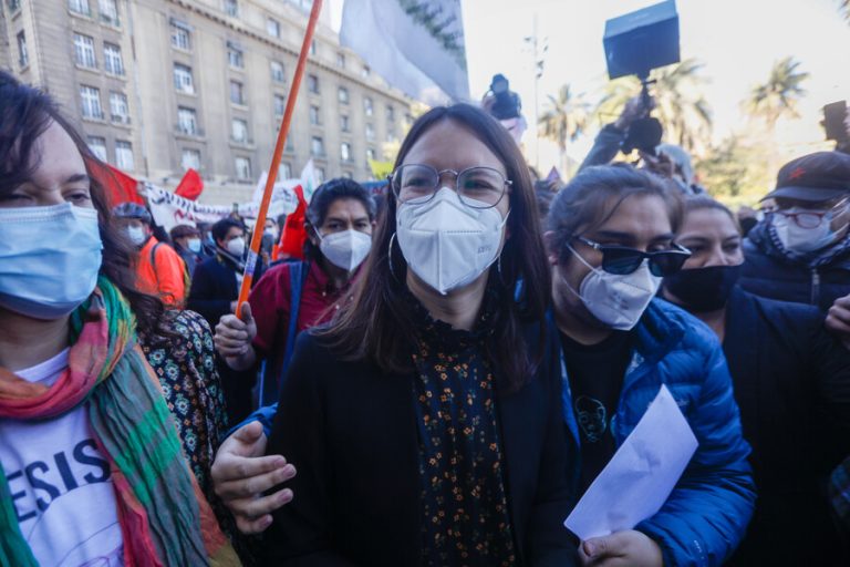 Hassler asumió alcaldía de Santiago apuntando a administración de Alessandri: Acusó 