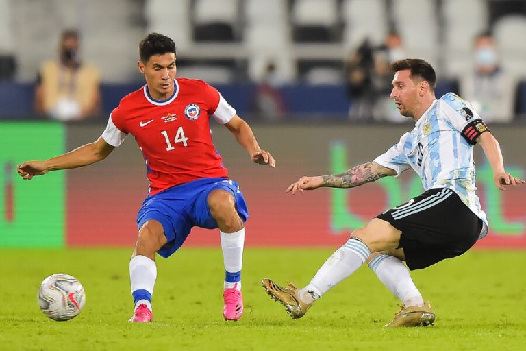 Pablo Galdames es el apuntado por Racing para reemplazar la salida de Marcelo Díaz