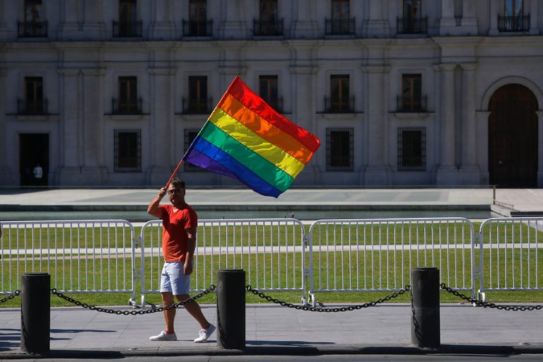 Comisión de Constitución del Senado aprobó proyecto de matrimonio igualitario: Ahora pasa a Hacienda y luego a la sala