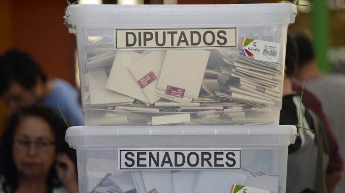 Partidos políticos en crisis: ¿Se debe replicar lista de independientes en elecciones parlamentarias?