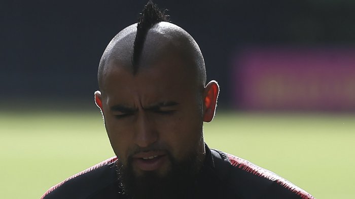 Arturo Vidal tiene coronavirus y queda fuera del partido contra Argentina: Se encuentra hospitalizado y aislado del plantel