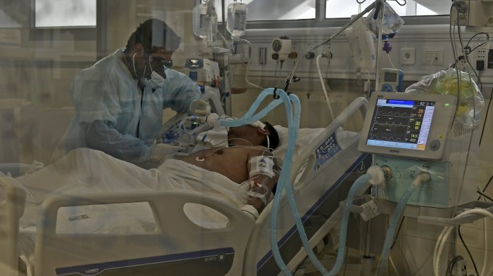 Crisis hospitalaria: 99% de camas UCI ocupadas en la Región Metropolitana