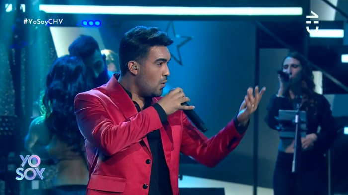 Un ambiente conmovedor: Luis Fonsi lo dio todo con su interpretación de 