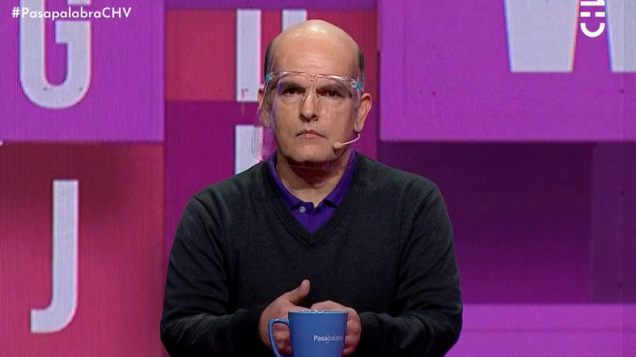 ¡Impresionante! Rodrigo Bustamante sorprendió con una impactante metralleta