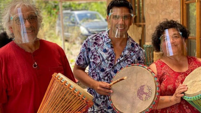 Haciendo patria: Juan Pablo Queraltó nos sorprende con una historia de amor y música
