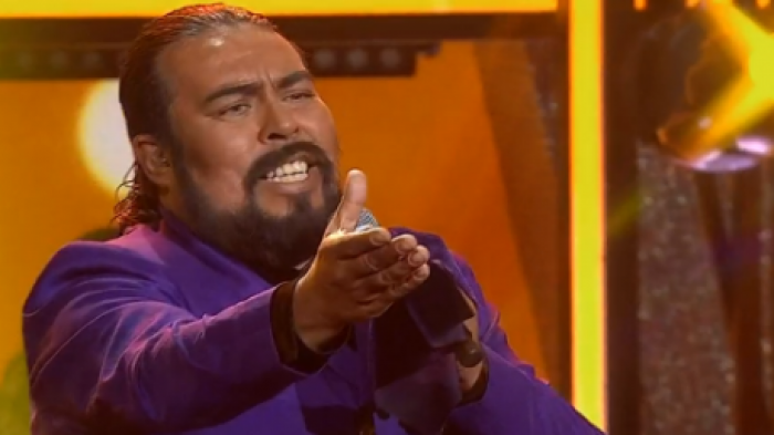 ¡Llenó el escenario con su insuperable talento! Barry White deslumbró al jurado de Yo Soy