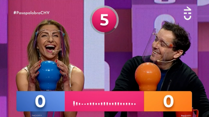 ¿Canciones en ingles? Macarena Venegas y Álvaro Morales se las ingeniaron en la Pista musical