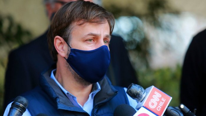 “El toque de queda no sirve”: Alcalde de Puente Alto dio su postura frente a la imposición del Gobierno