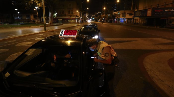 ¿Qué tan efectivos son el toque de queda y las cuarentenas?