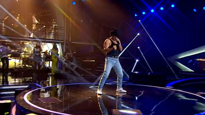 ¡Un potente concierto! Brian Johnson llenó de éxtasis el escenario de la Gran Final de Yo Soy