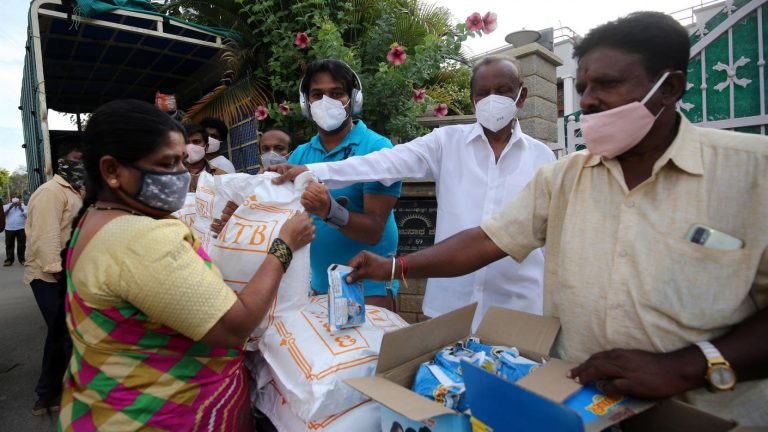 India necesita muchas más vacunas contra el COVID-19: Apostó por fórmula indígena aún en fase de pruebas