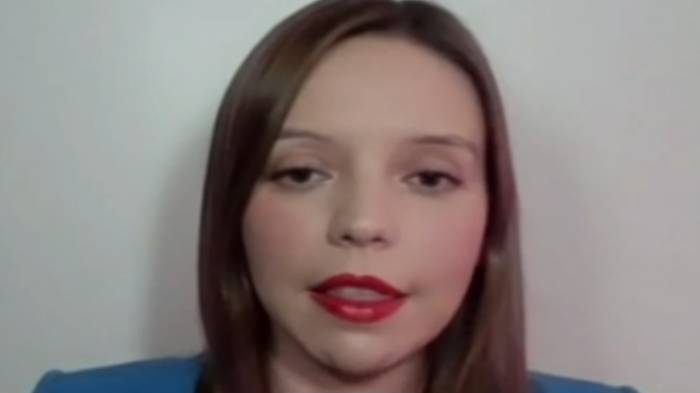 Camila Flores sobre Sebastián Piñera: “Con tal de subir en las encuestas capaz que salga diciendo que quiere legalizar la marihuana”