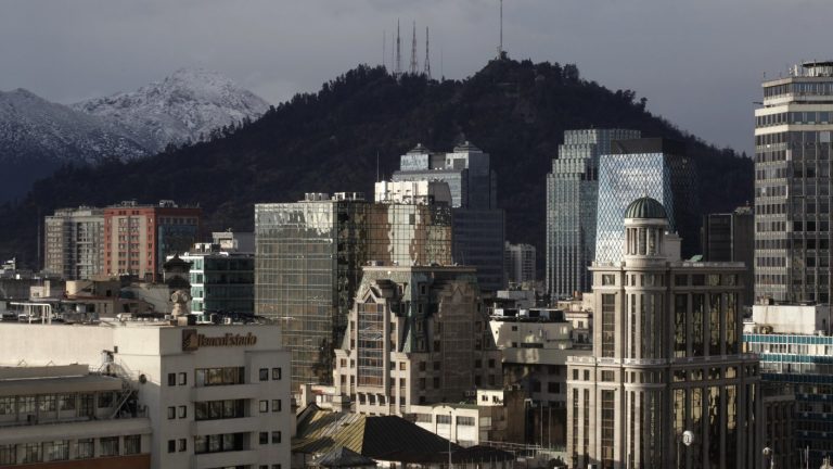 Santiago vs regiones: 3 razones por las que la inversión en propiedades fuera de la capital es cada vez más viable